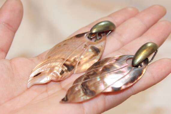 VINTAGE SEASHELL EARRINGS Large,cool seashell ear… - image 4