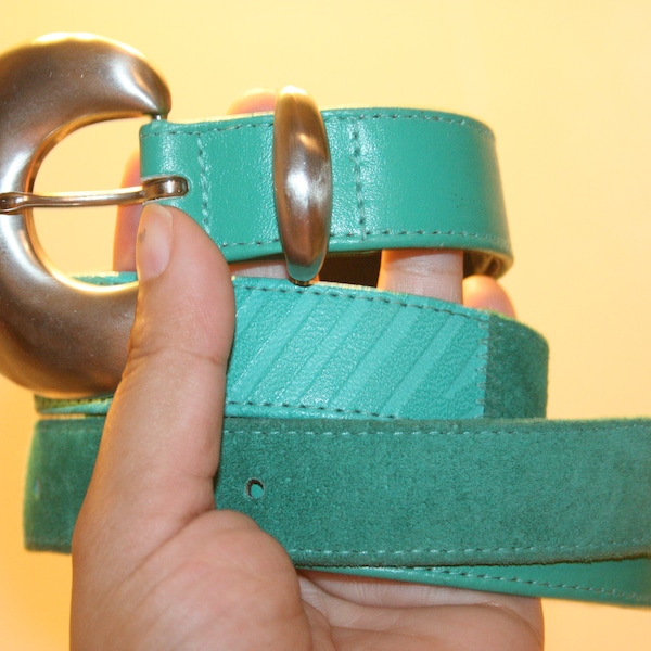 VINTAGE GREEN LEATHER Belt,vintage leather green belt ,vintage green belt womens,vintage small leather belt,vintage small leather women belt