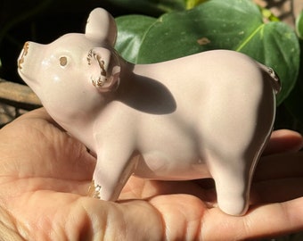 VINTAGE PINK PIG,vintage ceramic pink pig,vintage small pig,vintage small ceramic pig,Vintage pink pig decor,vintage pig figurine,pig figure