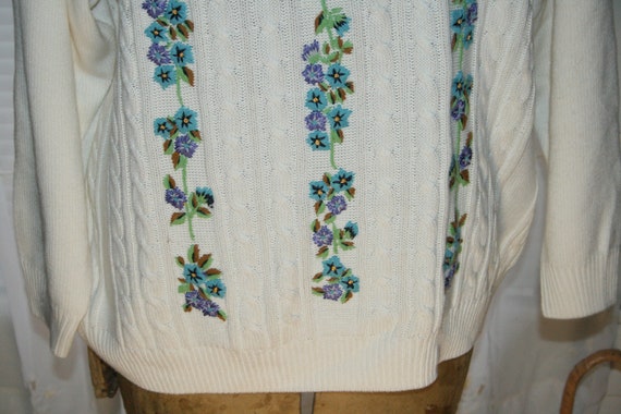 VINTAGE EMBROIDERED FLOWER Sweater,vintage embroi… - image 9