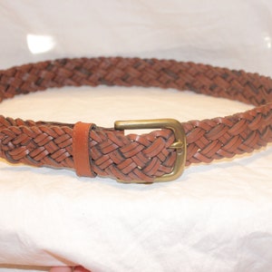 VINTAGE FOSSIL LEATHER Belt,vintage brown leather belt,braided leather belt womens,vintage small leather belt,vintage fossil womens belt