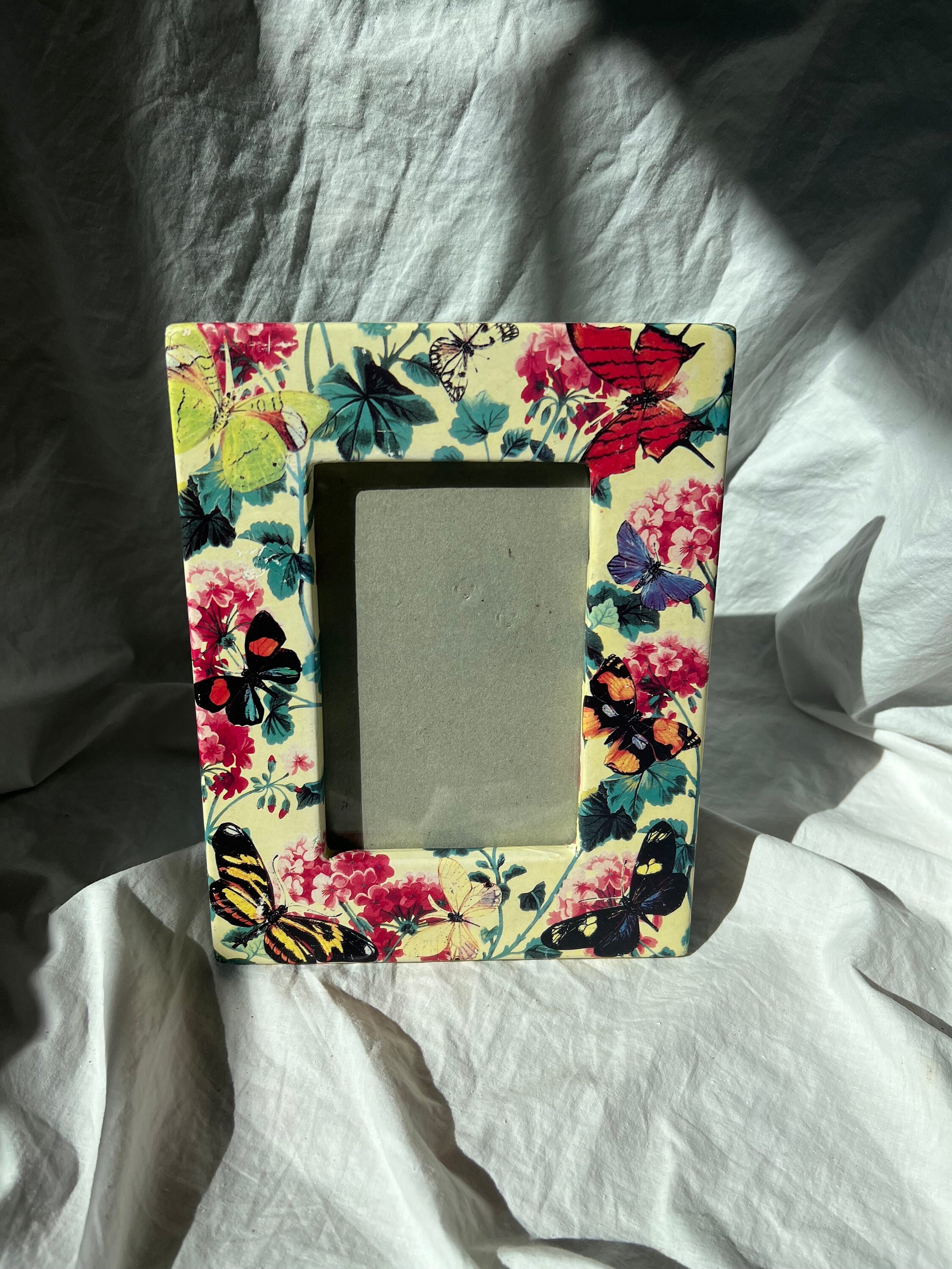 BUTTERFLY - oj chien VTG CHINESE PORCELAIN BUTTERFLY PLAQUE + STERLING FRAME BATS