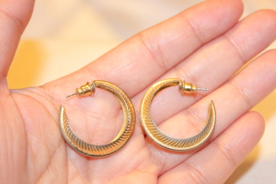 VGT HALF HOOP Earrings,vintage gold half hoop ear… - image 2