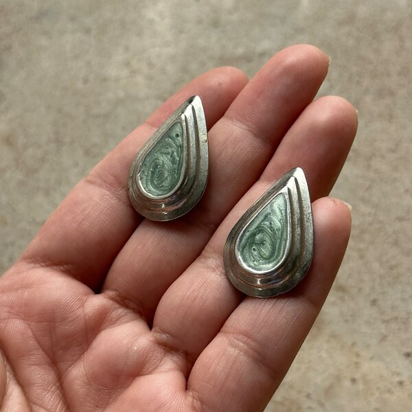 VTG OVERSIZE TEARDROP Earrings,oversized statement earrings,vintage big earrings,vintage silver green earrings,vintage big teardrop earrings