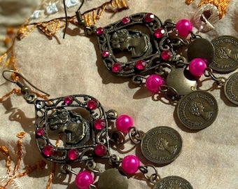 Vintage QUEEN Elizabeth II earrings,vintage queen elizabeth II coin earrings,queen elizabeth coin earrings,vintage long coin earrings