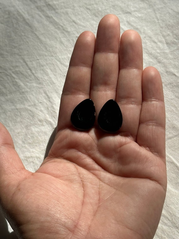 VINTAGE BLACK POST Earrings,vintage medium black e