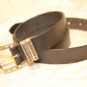 VINTAGE FLOWER LEATHER Belt,vintage leather belt,women leather belt,small leather belt,vintage black belt,leather silver buckle belt,belt