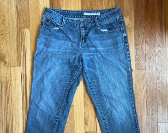 12,DKNY CROPPED JEANS,women capri,dkny jeans,hipster jeans,boho jeans,dkny capri,size 12 cropped jeans,size 12 cropped jeans,cropped jeans