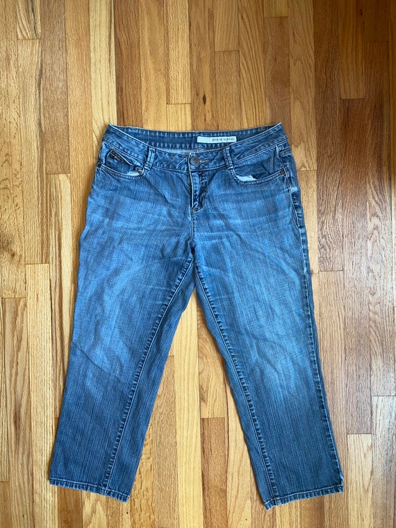 12,DKNY CROPPED JEANS,women capri,dkny jeans,hipst