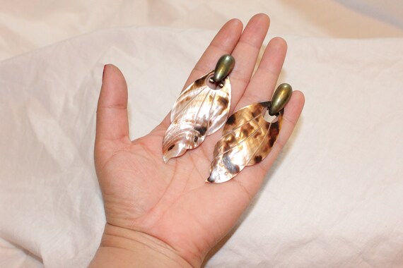 VINTAGE SEASHELL EARRINGS Large,cool seashell ear… - image 5