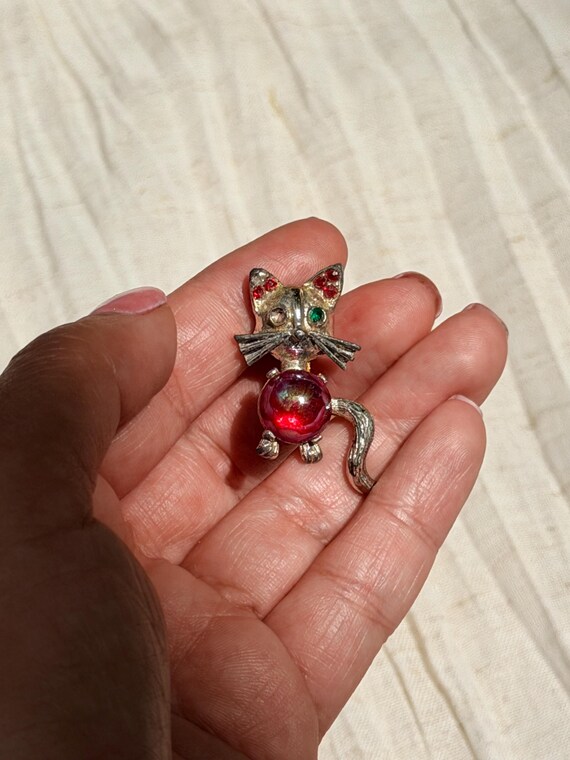 vgt JELLY BELLY CAT brooch,vintage rhinestone cat brooch,vintage rhinestone cat pin,vintage jelly belly rhinestone cat,jelly belly cat