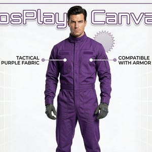Pode incluir: Um macacão tático roxo de manga comprida, gola alta e bolsos no peito. O texto CosPlay Canvas aparece no topo, com etiquetas indicando Tactical Purple Fabric e Compatible With Armor. Um botão Shop Now encontra-se na parte inferior.