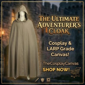 Puede incluir: Una capa con capucha de color beige hecha de lona, exhibida en un maniquí. El texto en la imagen dice "The Ultimate Adventurer's Cloak" y "Cosplay & LARP Grade Canvas!" con un llamado a "SHOP NOW!"