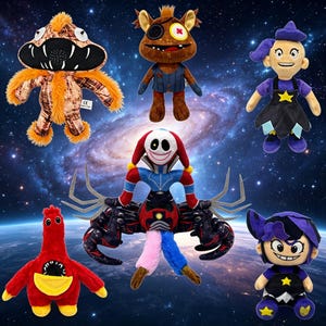 Puede incluir: Colección de seis peluches con diseños únicos. Los juguetes presentan varios colores, incluyendo naranja, marrón, rojo, azul y morado. Cada juguete tiene un carácter distinto, algunos se asemejan a monstruos o criaturas, y otros aparecen como figuras estilizadas.