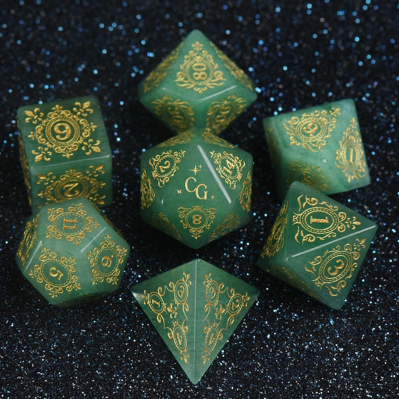 Personliga bröllopstärningar i rosenkvarts - Anpassade Dnd-presenter, bröllopspresent, äktenskapstärningar, anpassad D20, kristalltärningar, Dungeons and Dragons bild 6