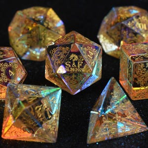 Personliga bröllopstärningar i rosenkvarts - Anpassade Dnd-presenter, bröllopspresent, äktenskapstärningar, anpassad D20, kristalltärningar, Dungeons and Dragons bild 7
