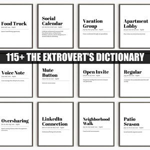 Op de afbeelding: Een verzameling ingelijste kunstafdrukken met zwarte frames en witte achtergronden. Elke afdruk bevat een woord en definitie uit "The Extrovert's Dictionary", zoals "Food Truck", "Social Calendar" en "Vacation Group".