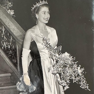 Regina Elisabetta II, famiglia reale britannica, foto reale, cartolina antica, affrancata 1953, CONSUMATA