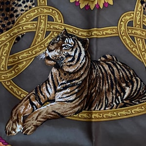 フェラガモ　タイガー　スカーフ Ferragamo tiger - Etsy 日本
