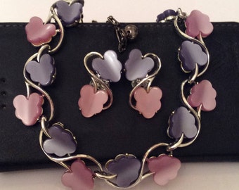 1960s Necklace with Earrings Set Made From Lucite, an Earlier Form of Plastic, Dusky Pink and Lavender Colourway, Vintage Jewellery