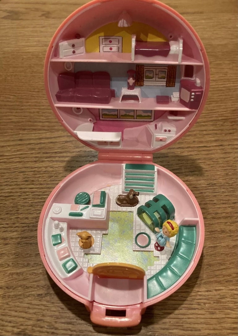 Polly Pocket Pet Vet Complete Polly Pocket Animal Hospital Vet