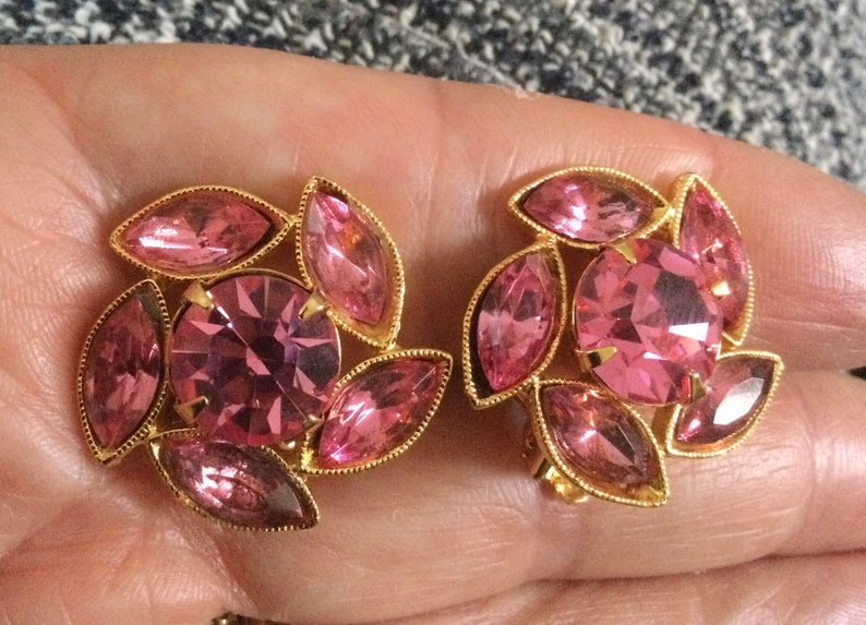 Pink Glass Earrings in a Catherine Wheel style setting, 1960s Retro Vintage Jewelry image 5