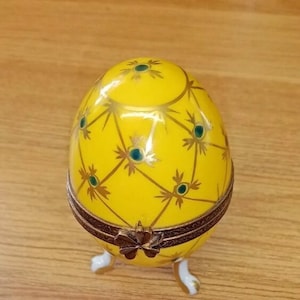 Caja de Limoges con forma de huevo de porcelana, esmalte amarillo, pintada a mano, coleccionable francés vintage