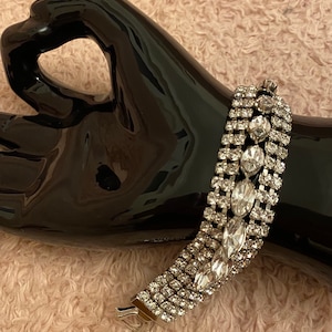 Sparkly Glass Bracelet 1960s Vintage Jewellery