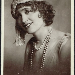 Ansichtkaart filmster, Gaby Deslys, glamoureuze Amerikaanse actrice, Silent Films Era, ongeschreven gepubliceerde Beagles