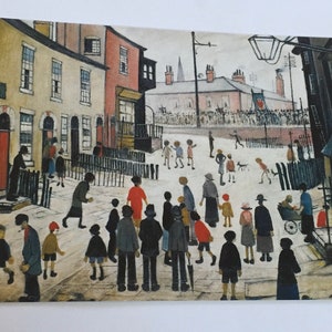 LS Lowry, Homens Palito de Fósforo, Cartão Postal de Artista Britânico, Uma Procissão, Colecionáveis Vintage Medici