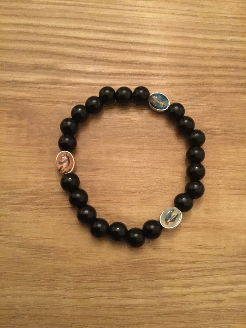 Black Glass Stretch Bracelet Mary Retro Vintage Jewelry Jesus on the Cross
