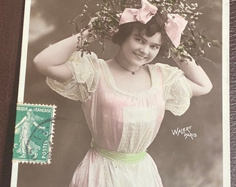 French Theatre Star Postcard, 1900s,  Bonne Année Glamorous Edwardian Stage Clothes and Hairstyl, Walery Studio, Undivided Back Franked
