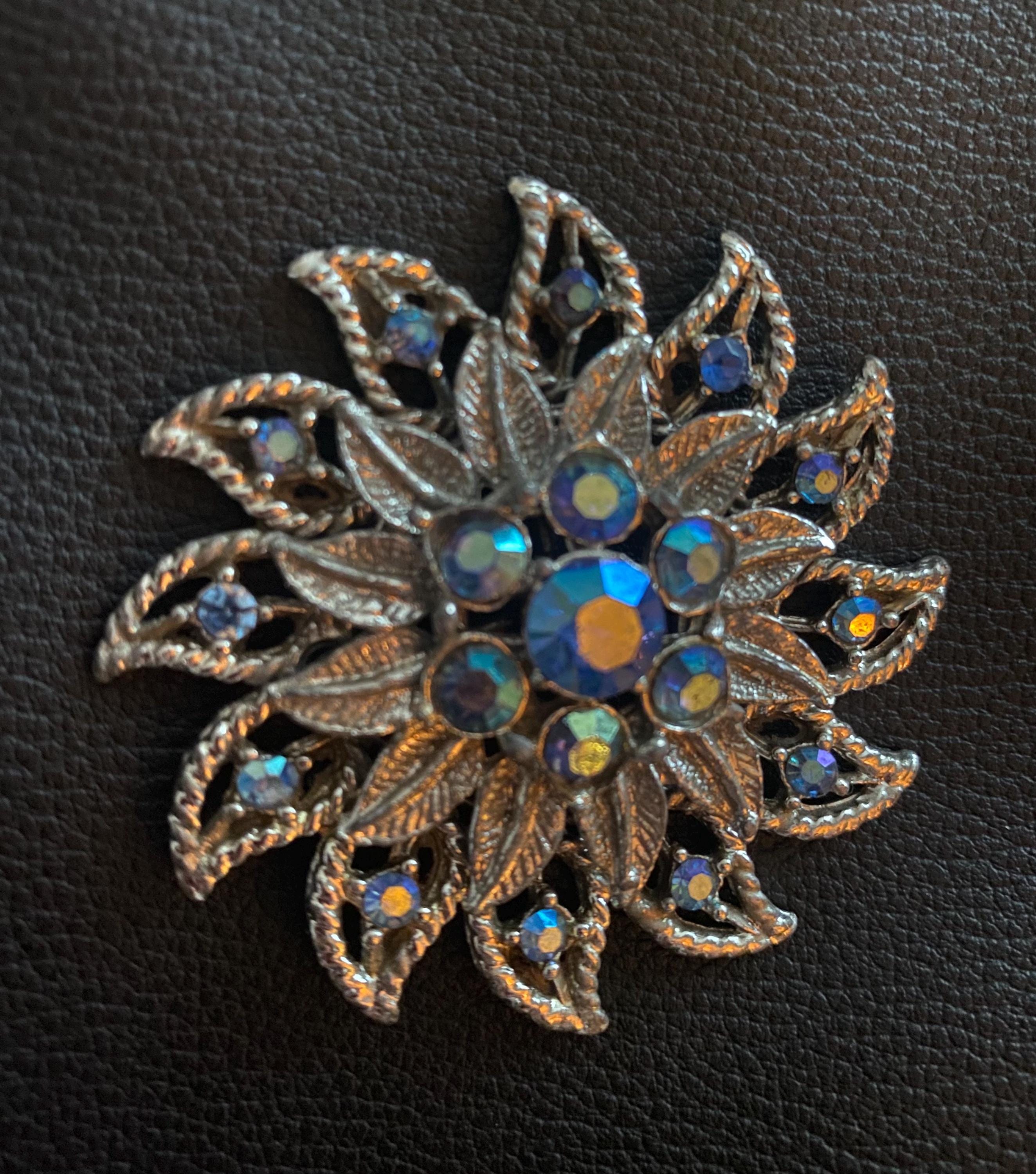 1950s’　blue glass rhinestone　brooch Blue Glass Rhinestone Flower Brooch 1950s Vintage Jewellery
