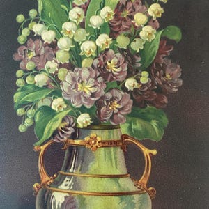 Carte postale française de voeux en relief Bonne fête, vase antique de muguet améthyste fleurs violettes peut-être hortensias affranchis 1902