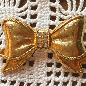 Gold Tone Bow Brooch with Rhinestones 1960s Retro Vintage Jewelry