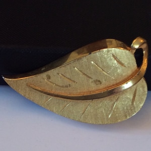 Gold Leaf Brooch, 1950s Retro Vintage Jewellery