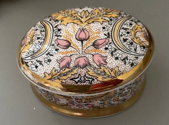 William Morris Eden Enamelled Porcelain Trinket Bo