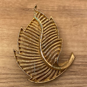 BSK Designer Brooch, Open Metalwork Gold Tone Leaf, Vintage Jewellery