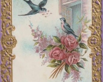 Geprägte französische Postkarte mit vergoldeten Rändern, zwei romantische Schwalben, frankiert 1908