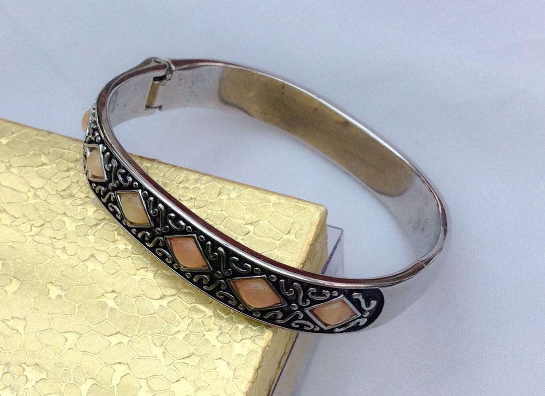 Moonglow 3mm Bangle 64mm