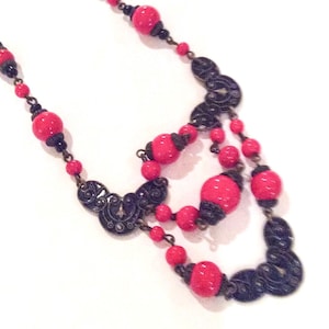 Art Deco Enamel Neiger Necklace with Pink Red and Black Glass Beads, Authentic 1920s Antique Jewellery
