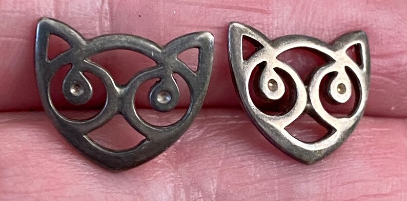 Sterling Silver Cat Earrings, Open Metalwork Cat Earrings, Vintage 1970s Jewellery image 4