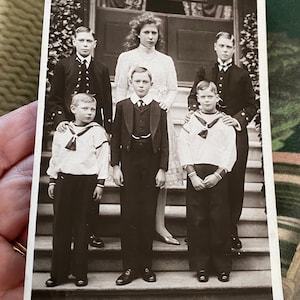 Königliche Familie Postkarte, Kinder von George V, die Prinzen Albert John Henry George, Prince of Wales, Prinzessin Mary