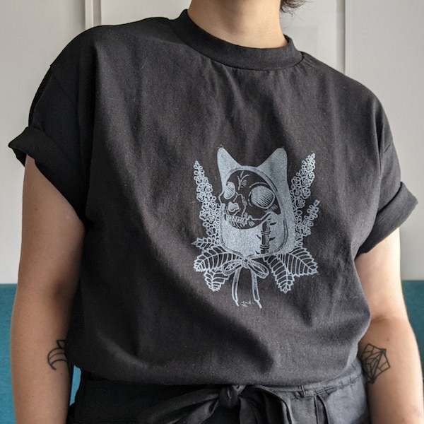 Hand printed T-Shirt | Surreal Aesthetic | Linocut on fabric Montreal artist
