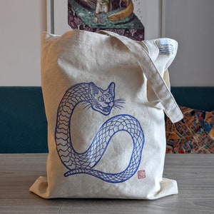 Sac fourre-tout imprimé à la main | Esthétique surréaliste | Linogravure sur tissu Artiste montréalais