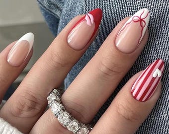 Uñas postizas francesas con lazo rojo / Estilo coqueto y adorable. Totalmente personalizables.