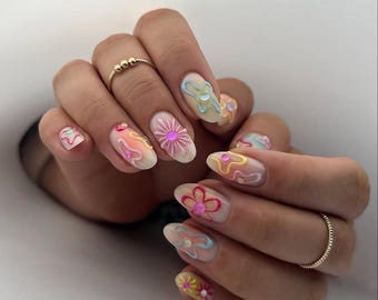 Uñas postizas con diseño floral 3D en tonos pastel estilo Y2K para verano / Totalmente personalizables