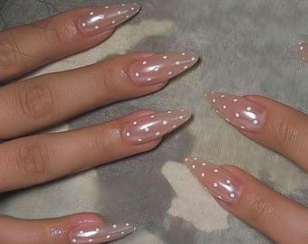 Uñas postizas elegantes color nude cromado con lunares / Totalmente personalizables