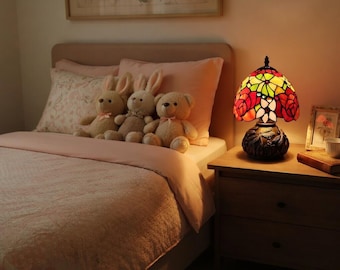 手作りのティファニー風テーブルランプ　ヴィンテージアメリカンデザイン　ステンドグラス入り