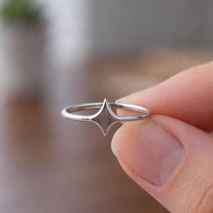 Minimalist Star Ring, Dainty Ring, Tiny Celestial Ring, Stackable Band, Everyday Jewelry, Gift for Her, Delicate Ring gifts for dad